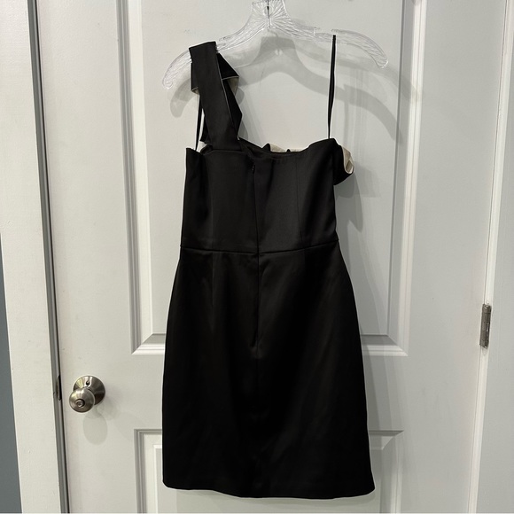 Max and Cleo Ruffle One Shoulder Cocktail Dress Black / Cream Size Small - Picture 8 of 11